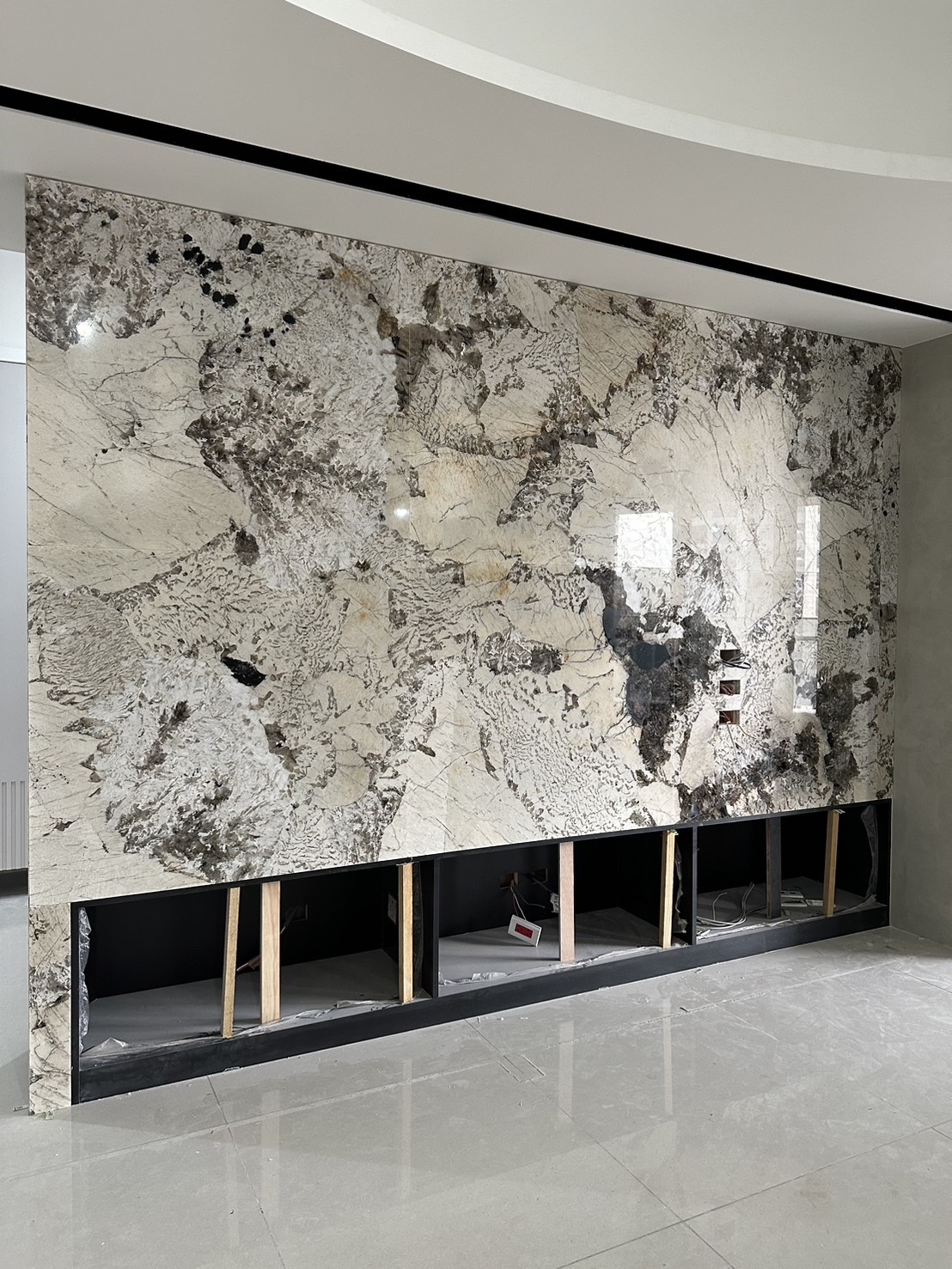 天使之星-電視牆