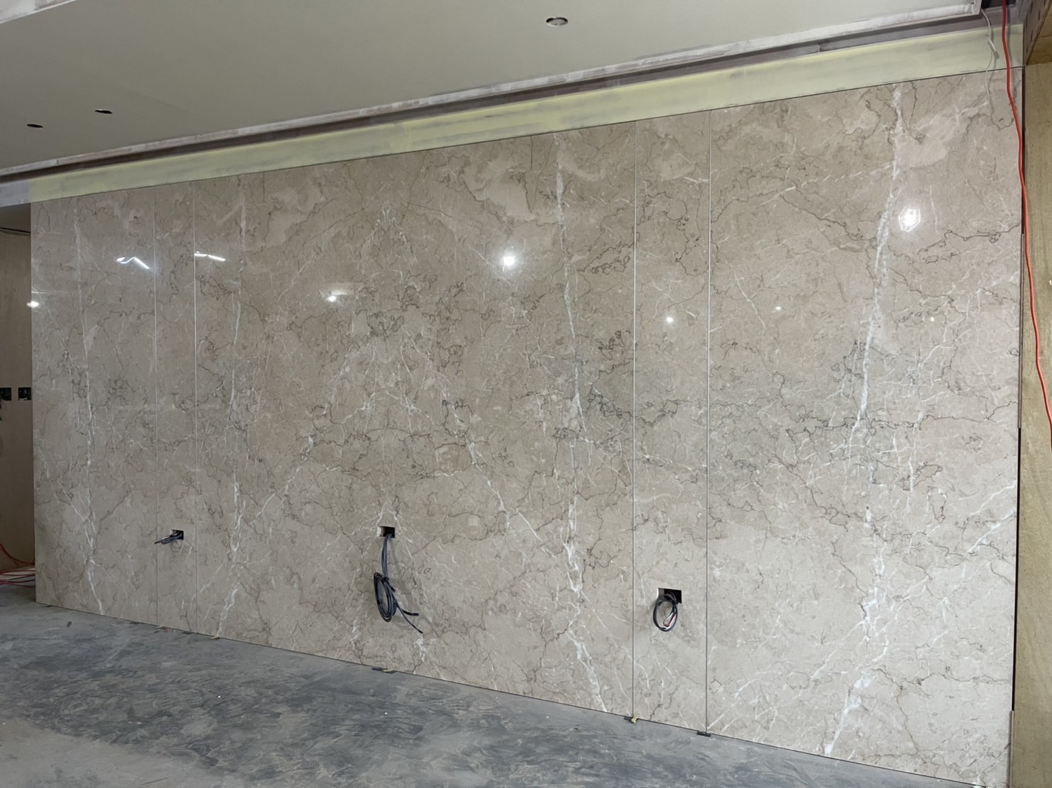 鉑金琉璃-電視牆