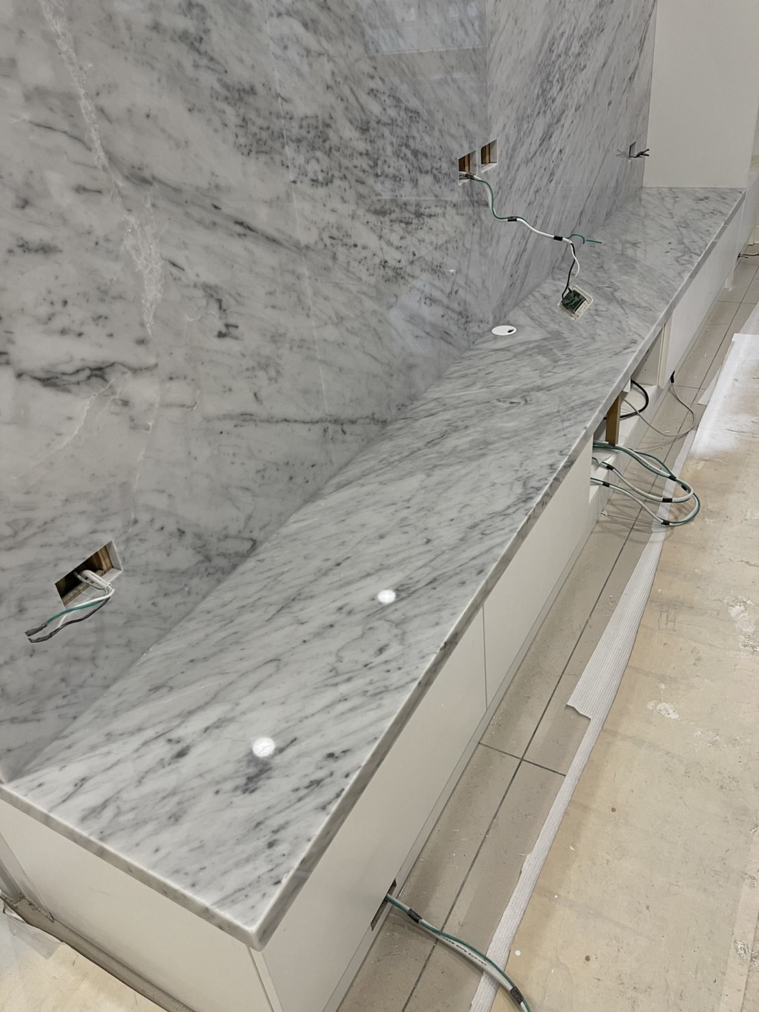 卡拉拉白-牆面+檯面