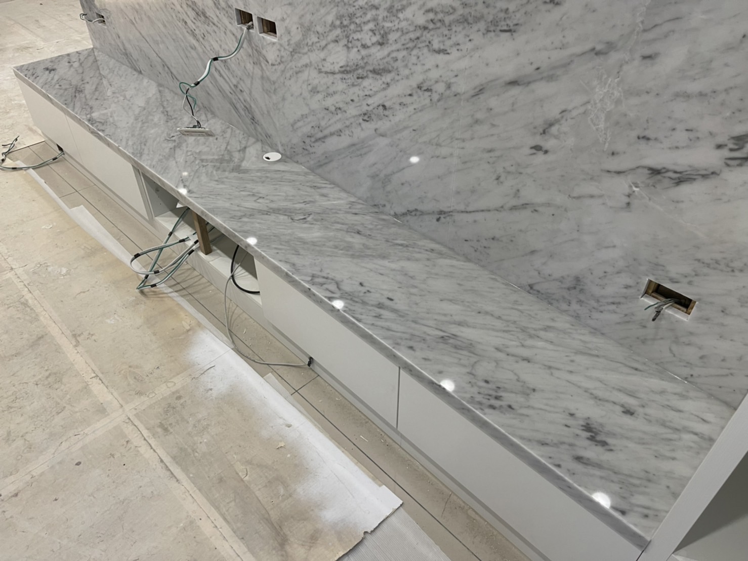 卡拉拉白-牆面+檯面