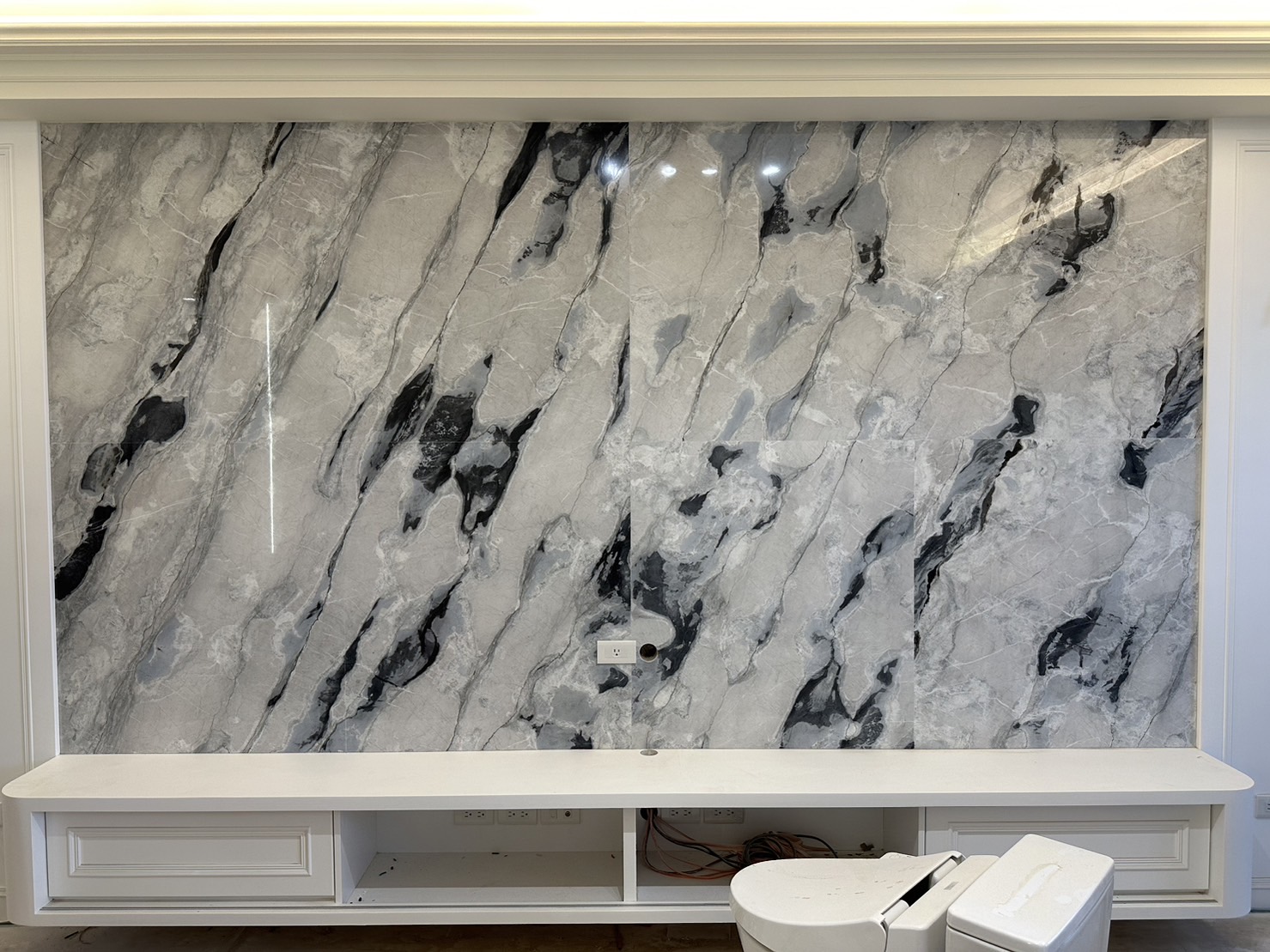 千馬千尋-電視牆