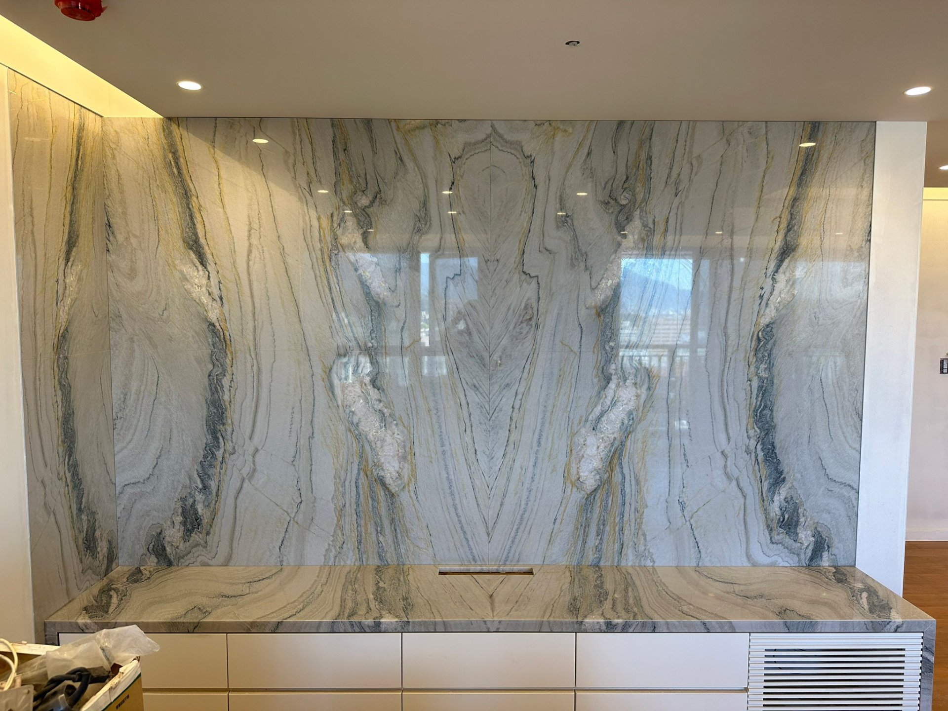 白雪-牆面+檯面