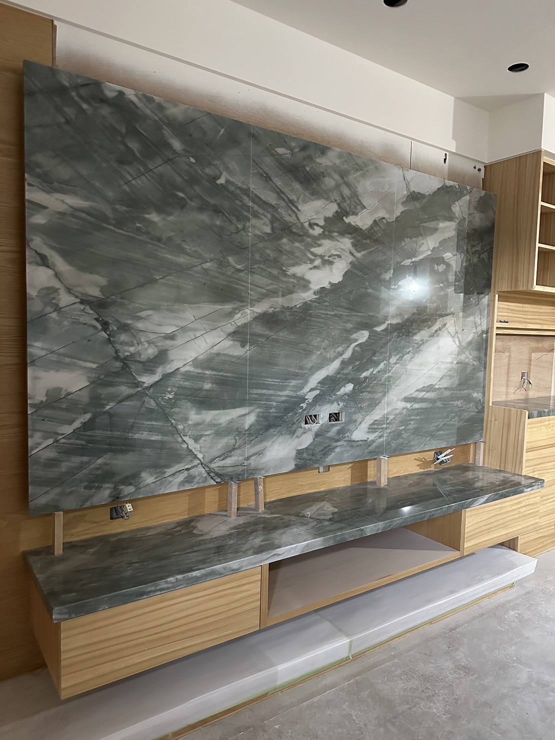 水墨鎏金-電視牆+檯面