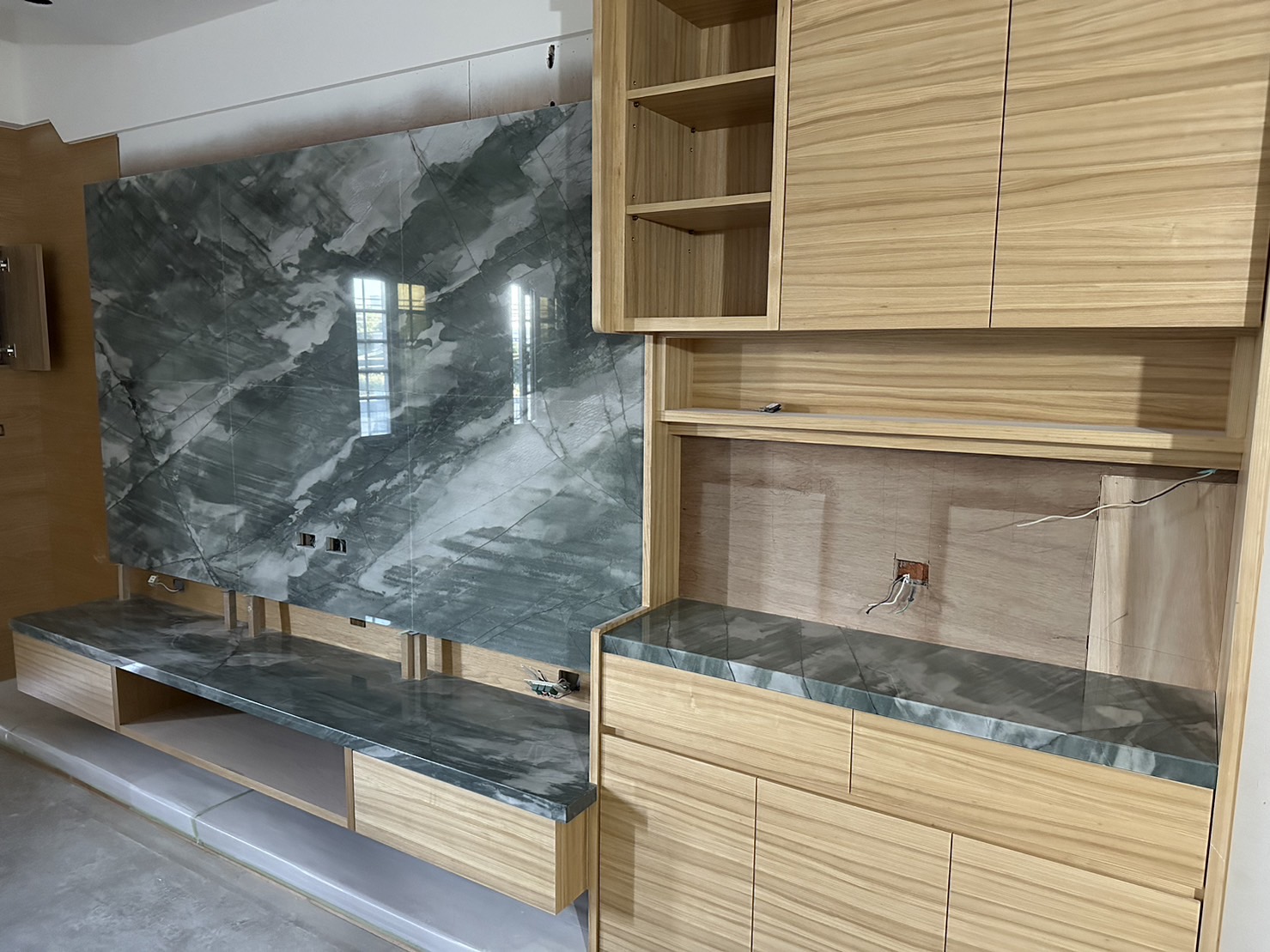 水墨鎏金-電視牆+檯面