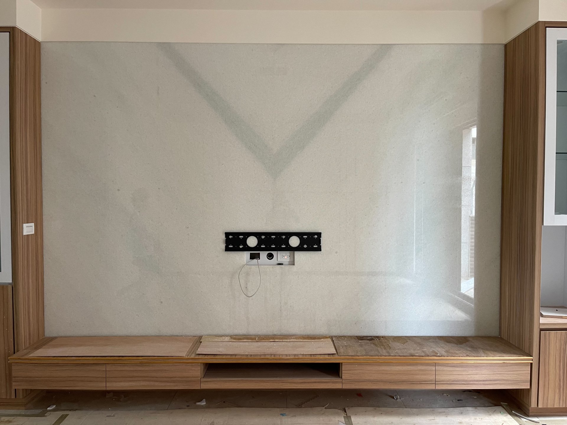 冰晶白玉-電視牆