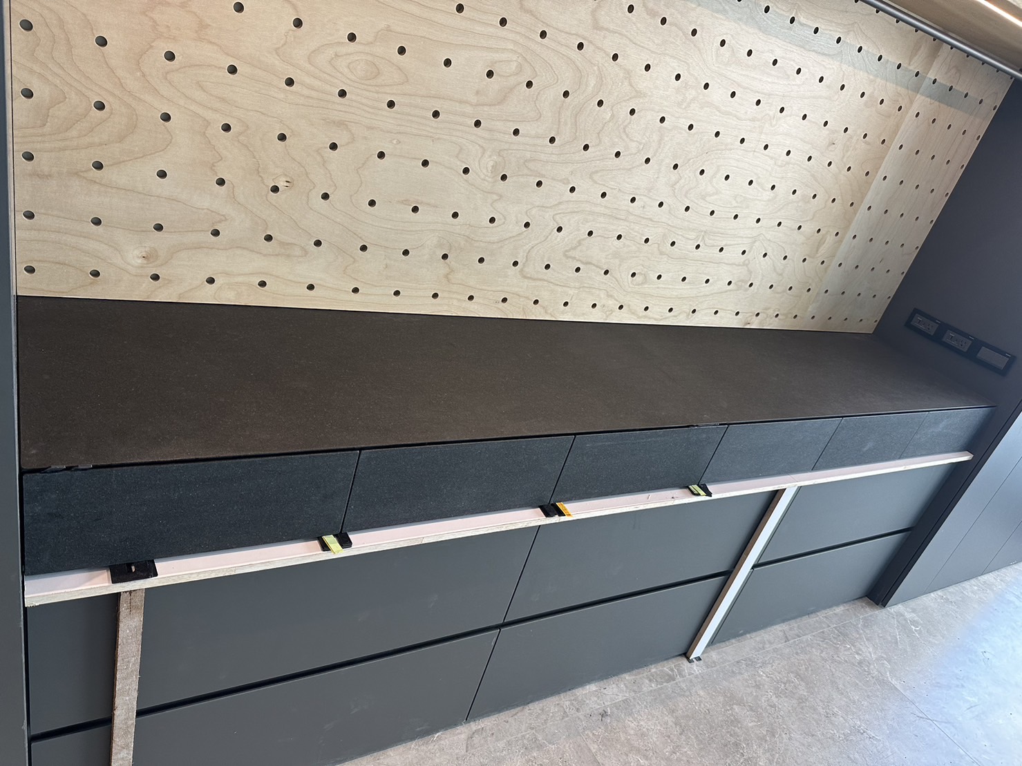 印度黑水沖復古-檯面