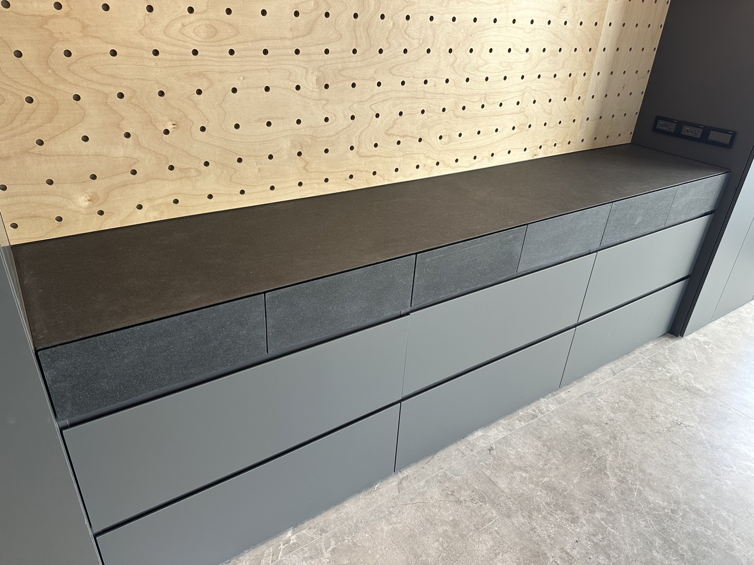 印度黑水沖復古-檯面