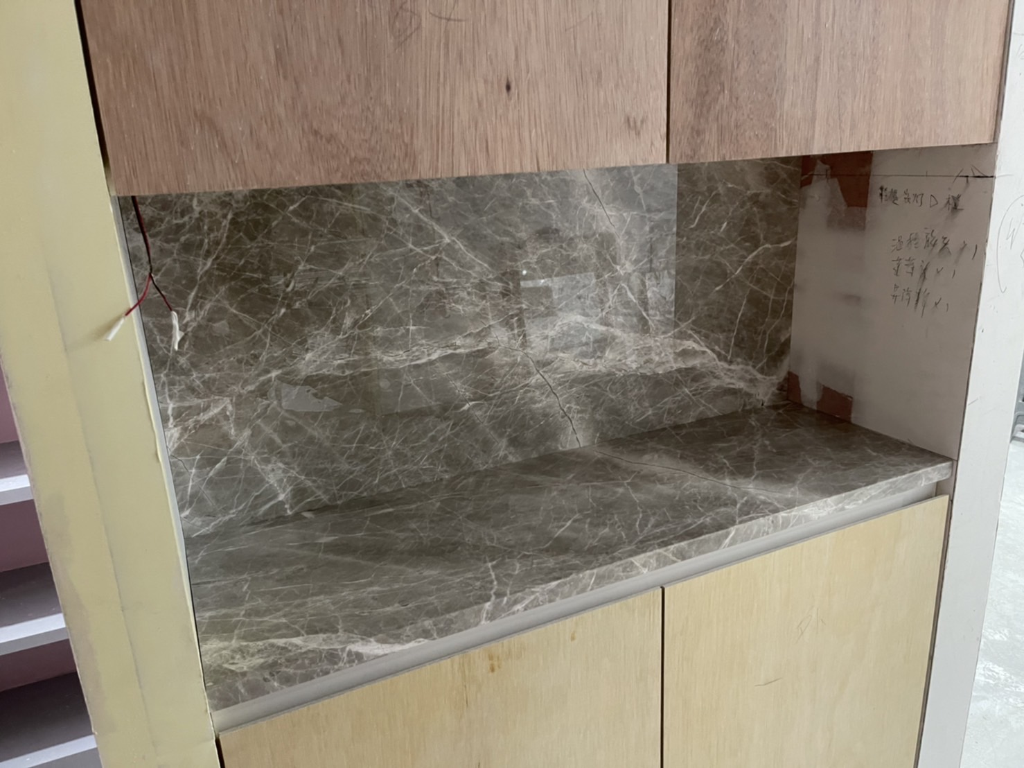 安格拉珍珠-檯面