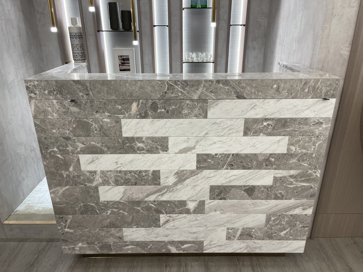 雅典娜灰+銀狐-吧台