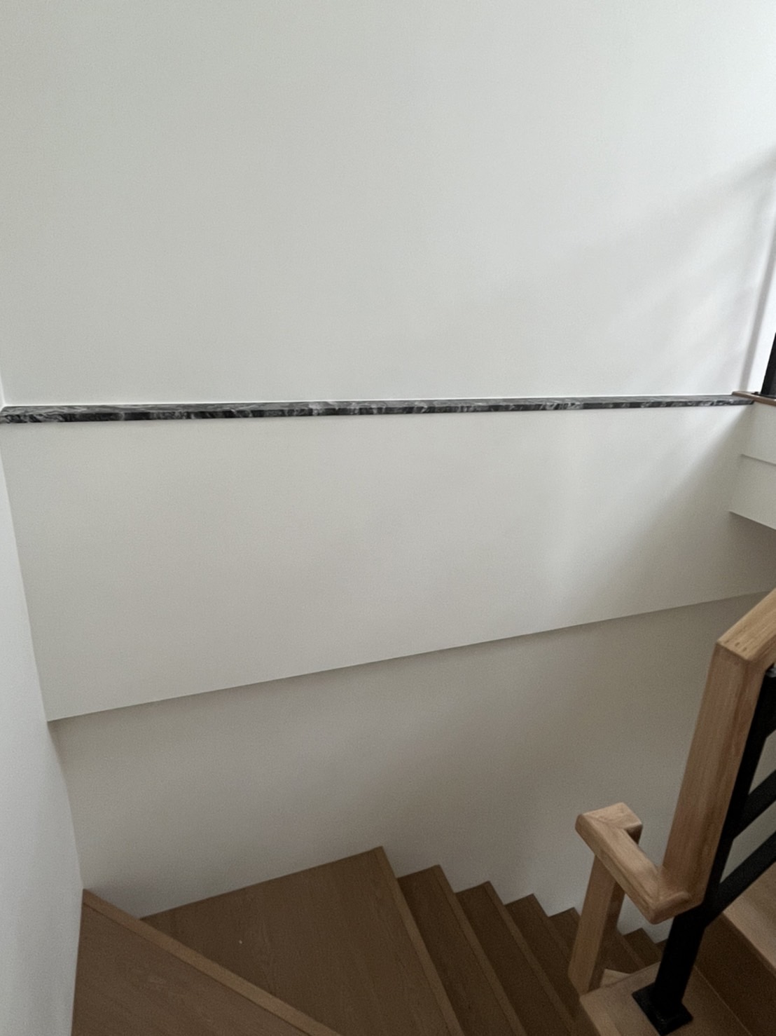 潑墨山水皮革面-樓梯蓋板