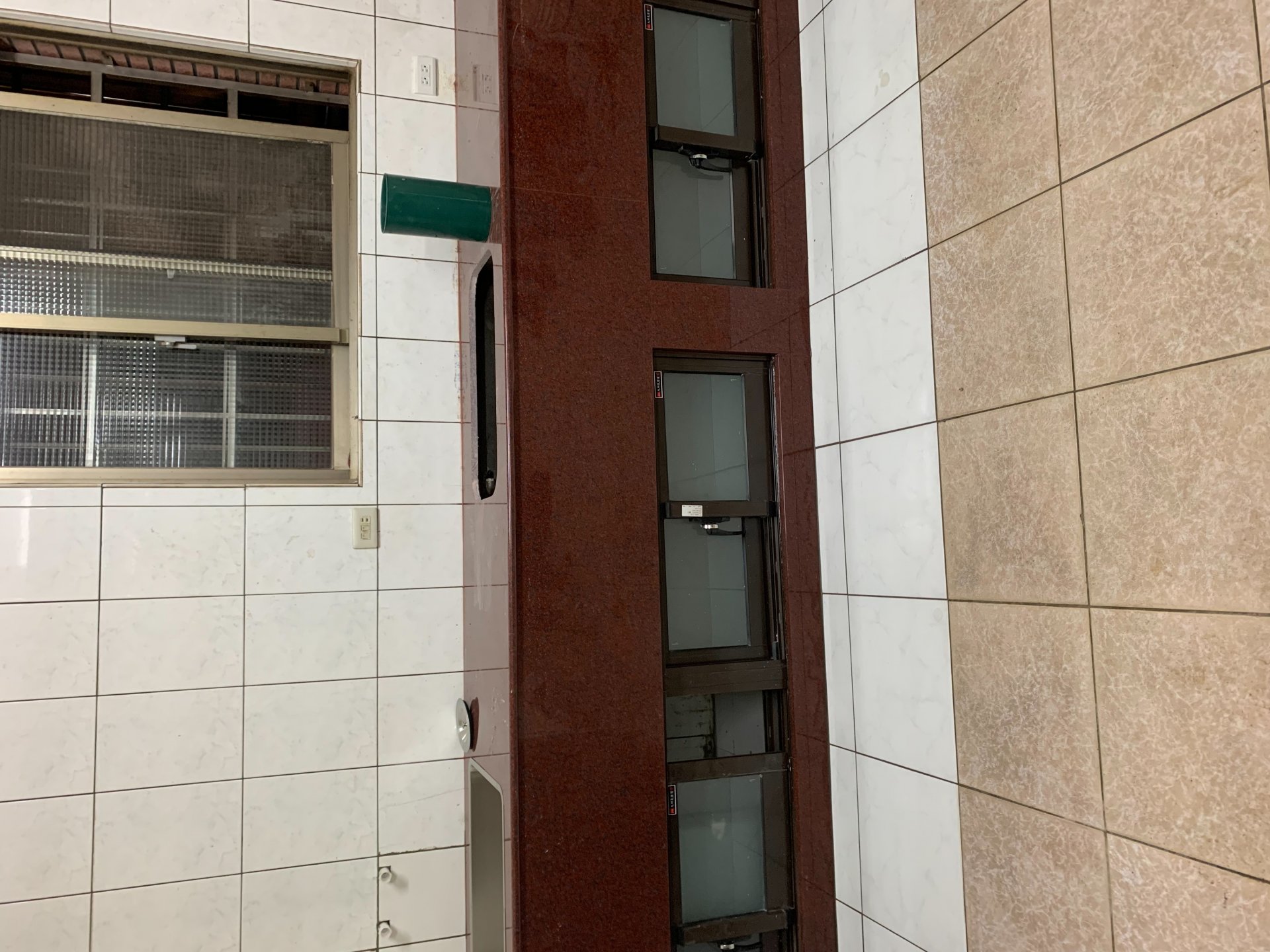 印度紅中花-廚房檯面