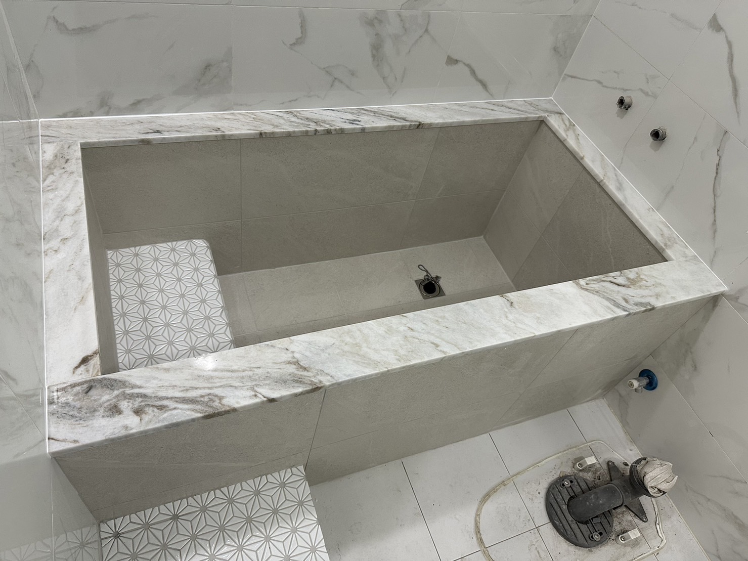 白奧羅拉-浴缸蓋板