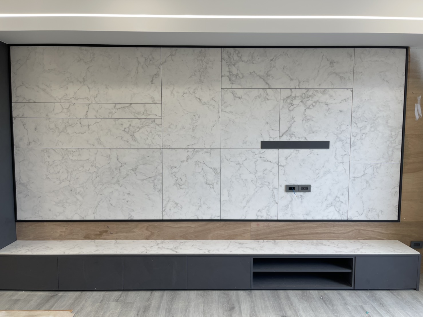 白色系薄磚-牆面