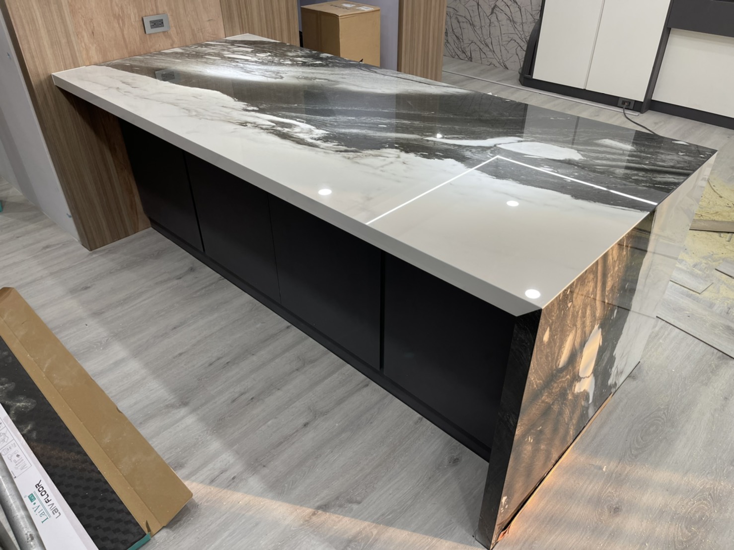 黑白色系薄磚-中島