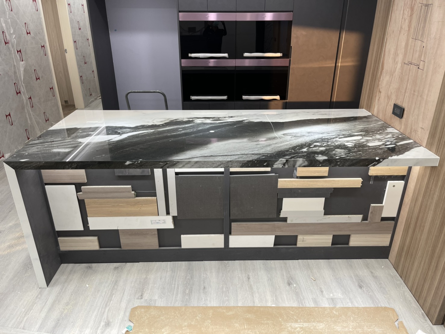 黑白色系薄磚-中島