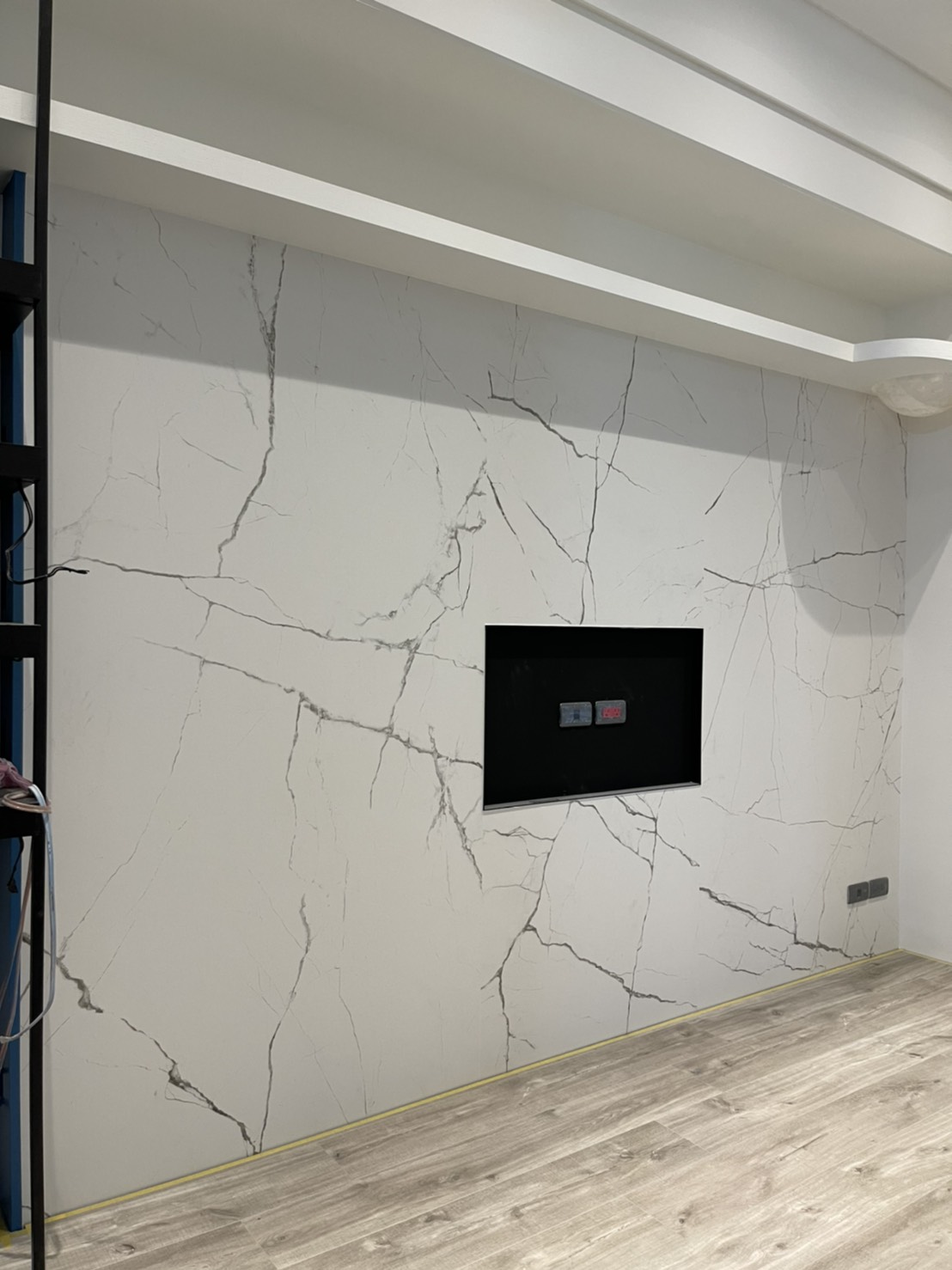 白色系薄磚-牆面