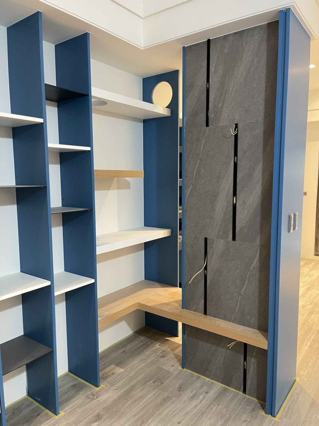 深色系薄磚-牆面