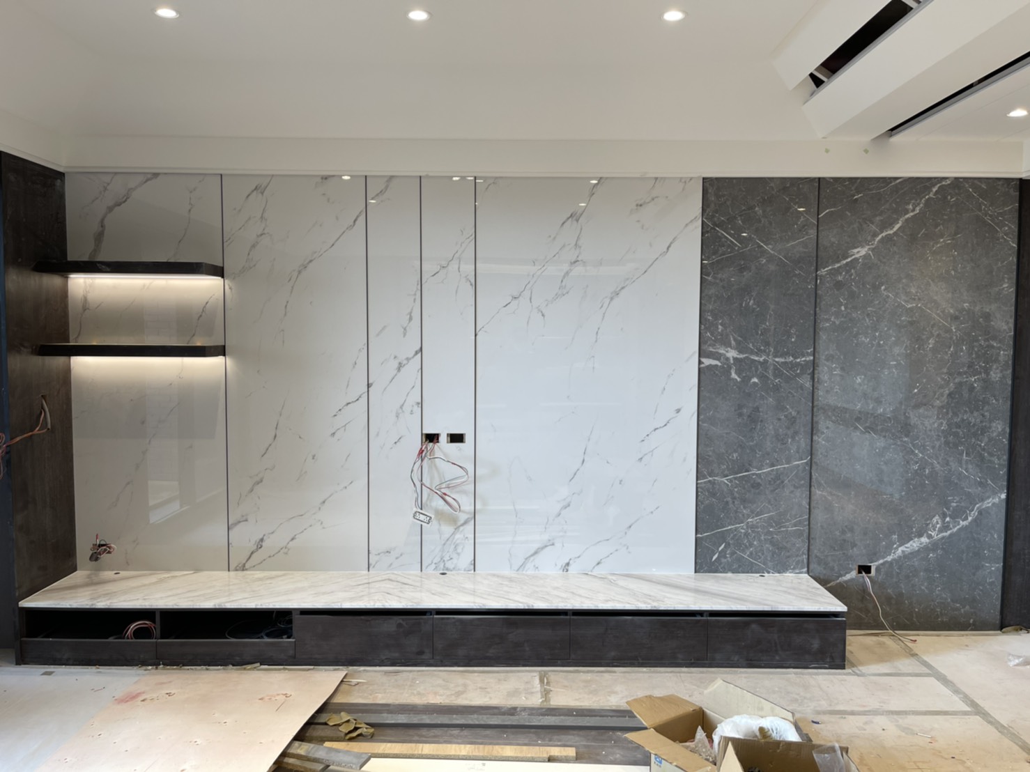 白色系薄磚-牆面