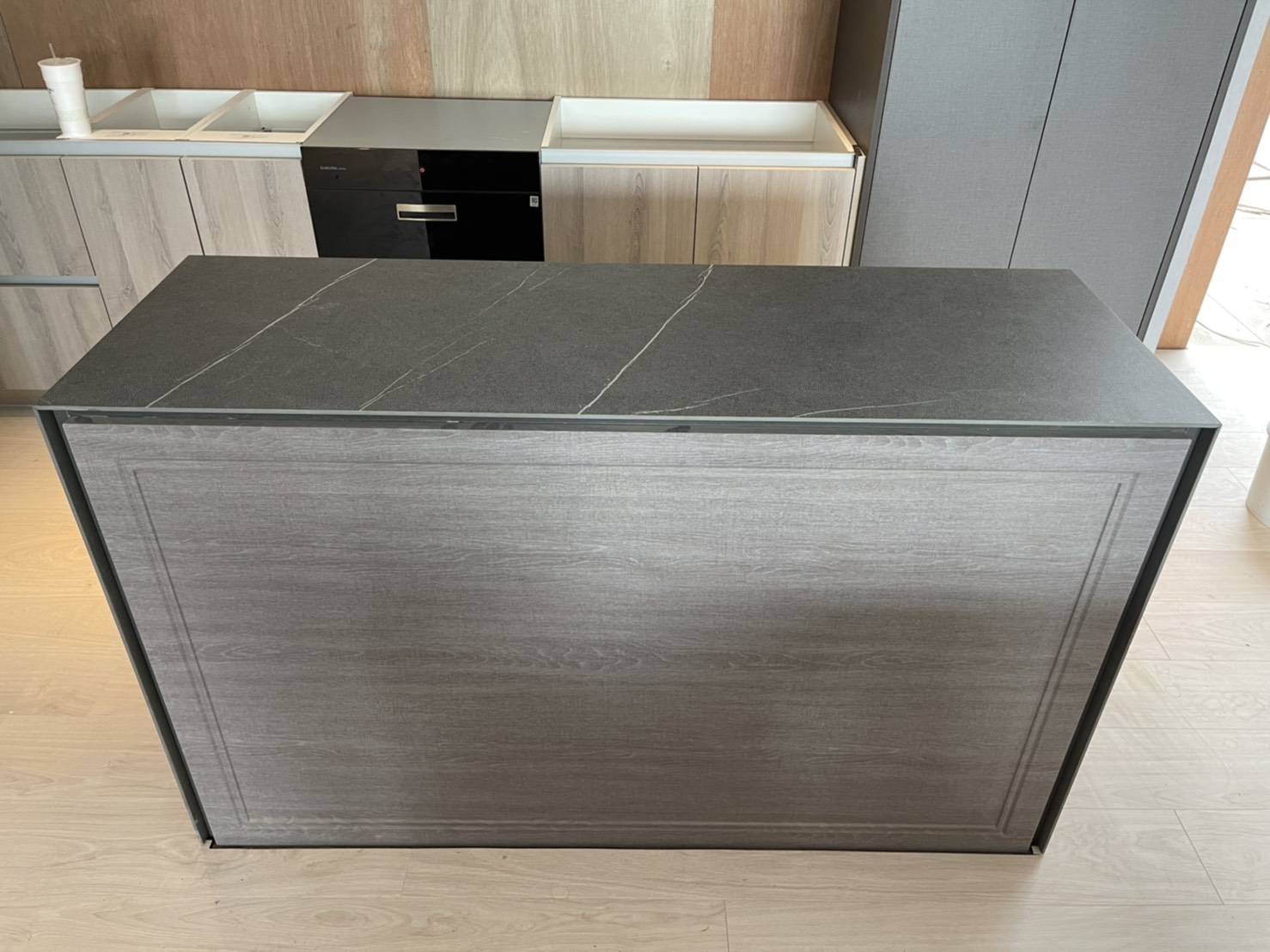 薄磚東方黑-吧檯