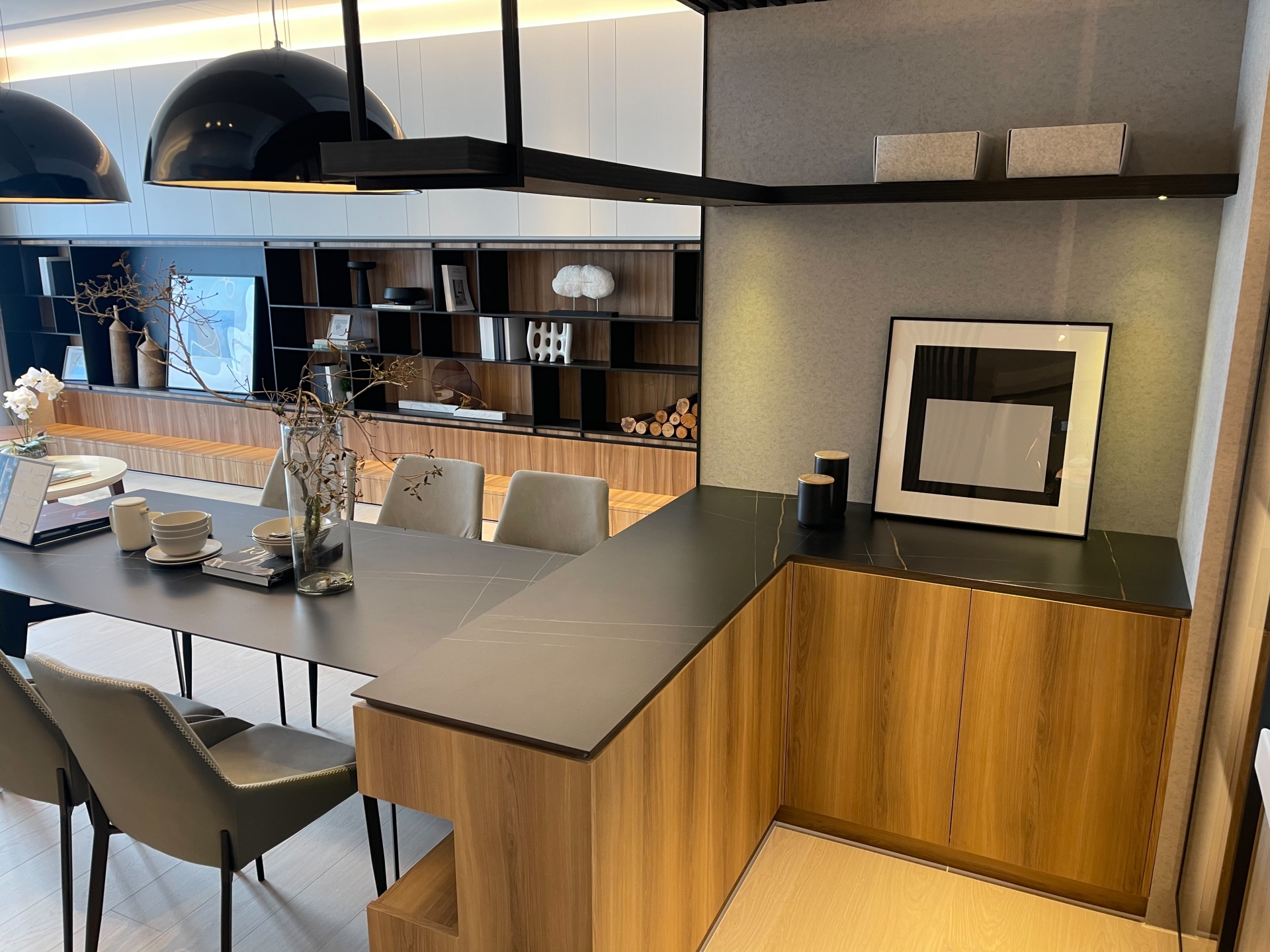 薄磚聖羅蘭黑金-吧檯