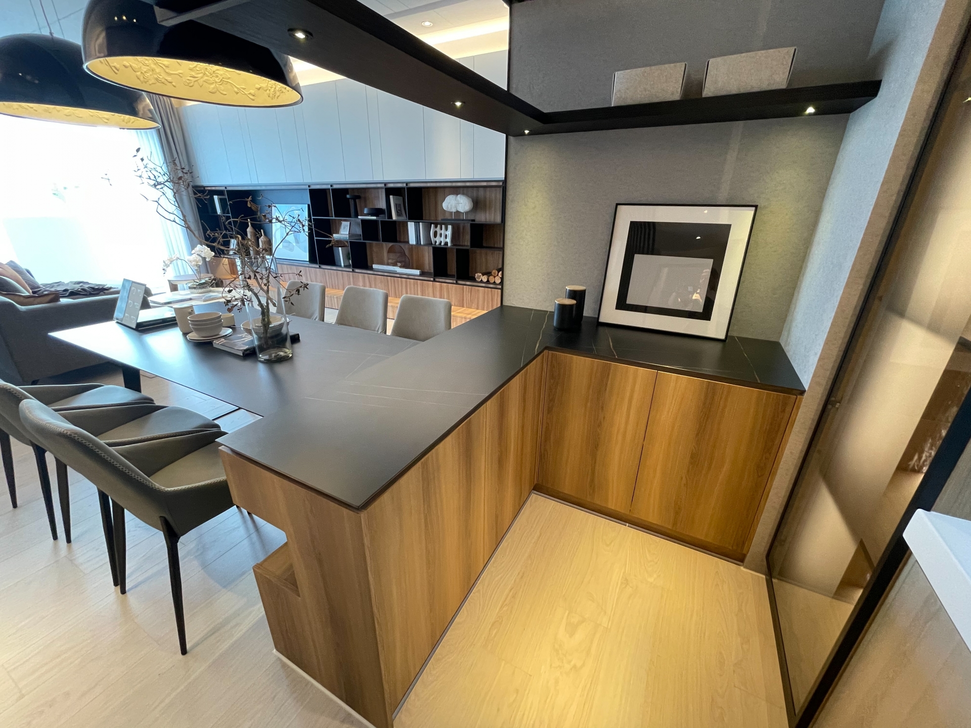 薄磚聖羅蘭黑金-吧檯