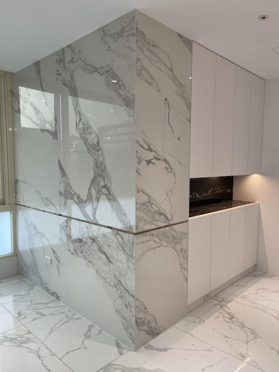 薄磚水墨白亮-牆面