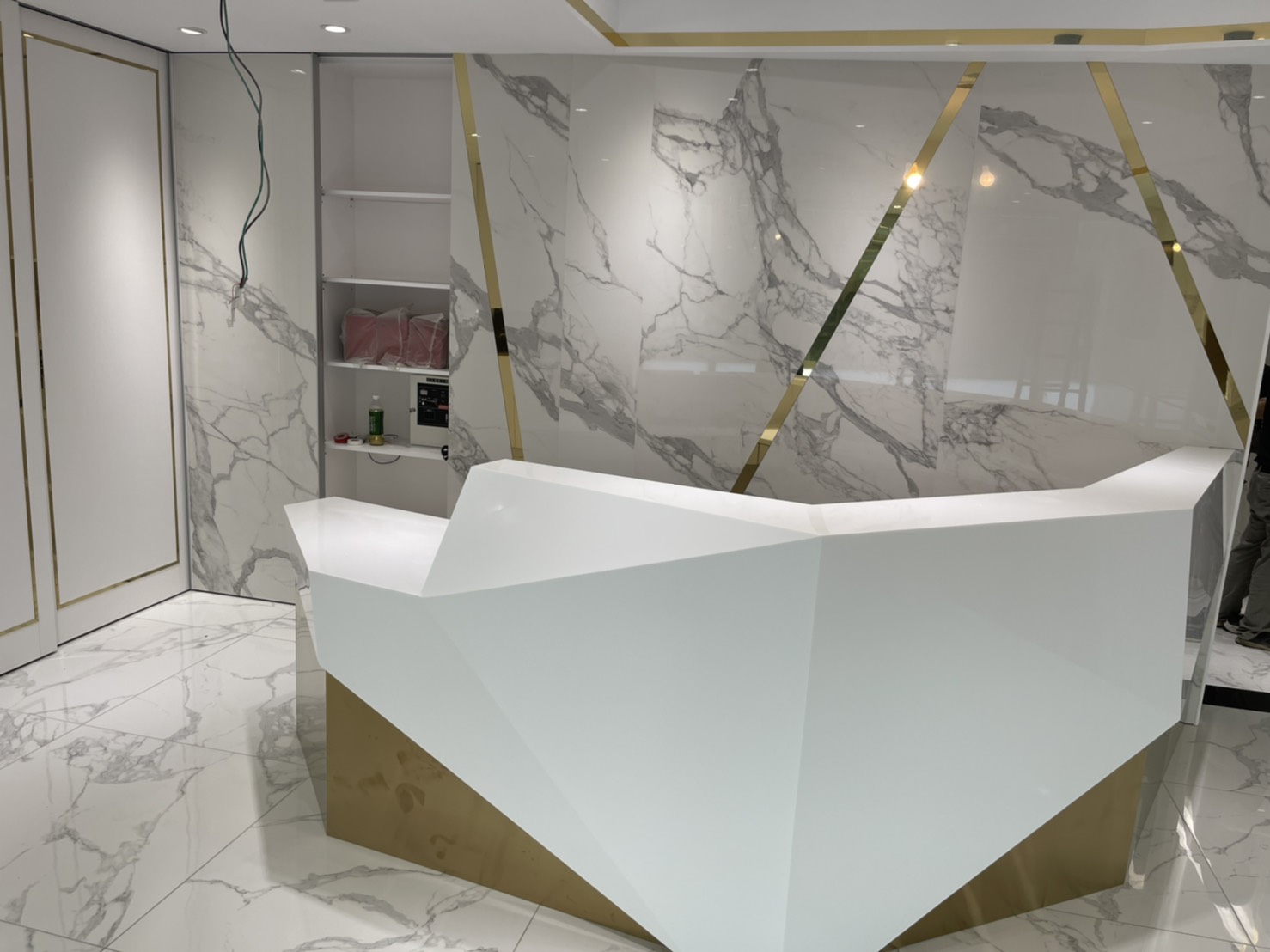 薄磚水墨白亮-牆面