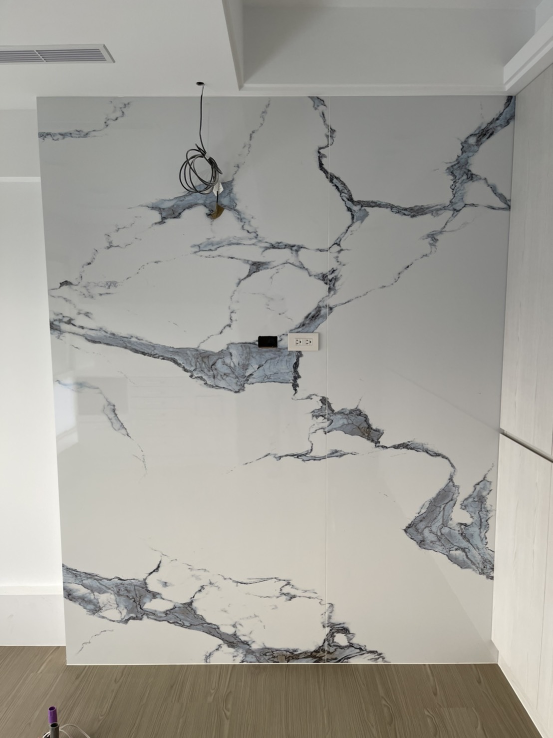 薄磚水墨白亮-牆面