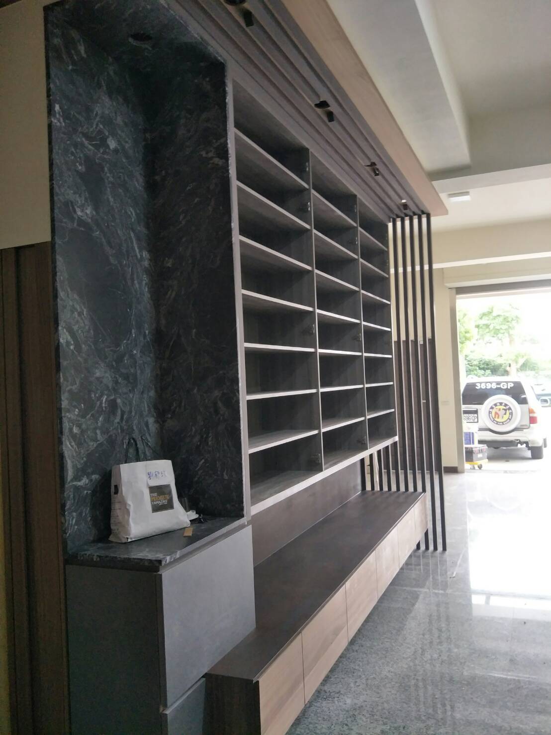 薄磚清水膜+薄磚鐵鏽-鞋櫃