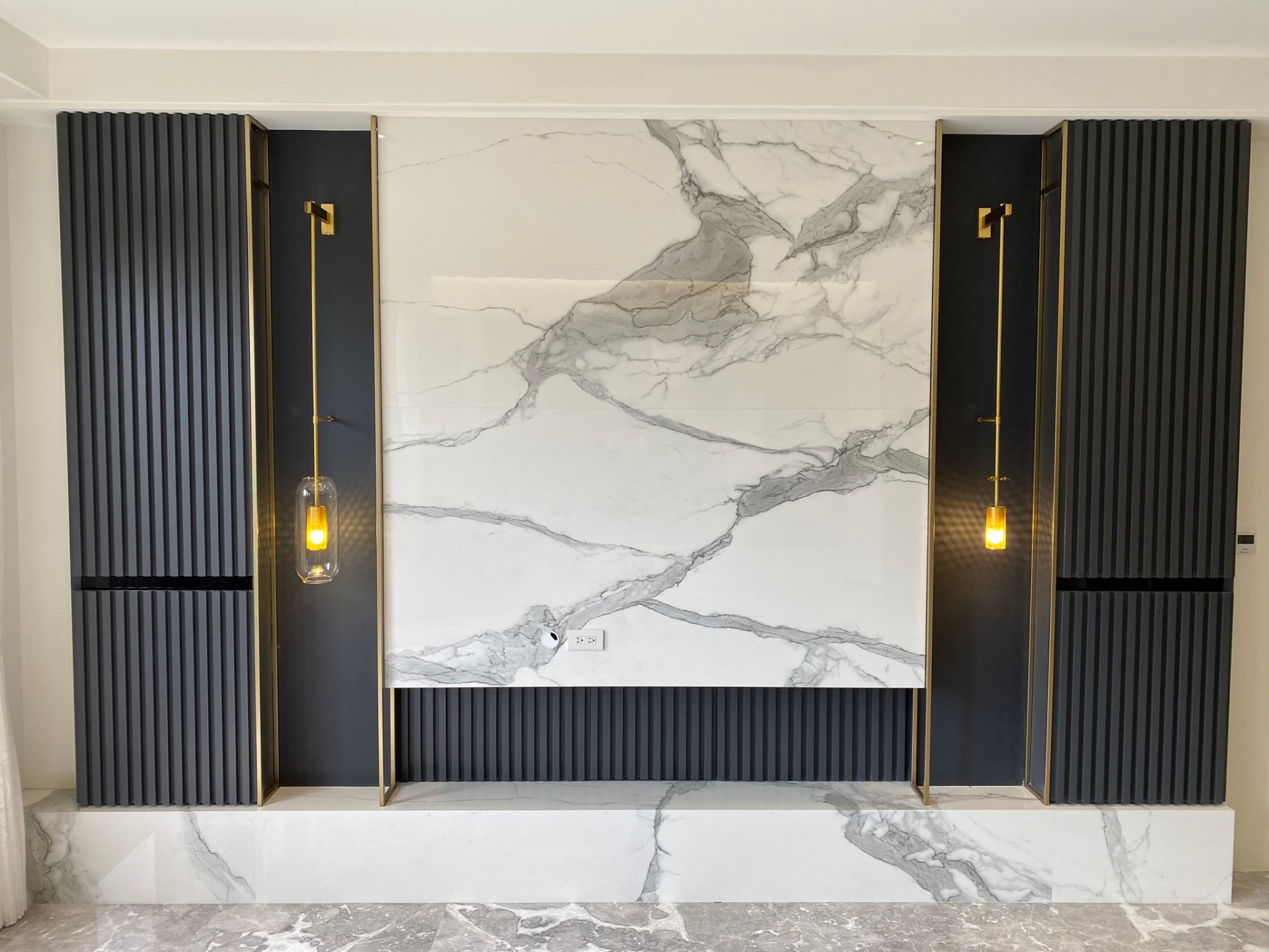 薄磚銀狐-牆面+檯面