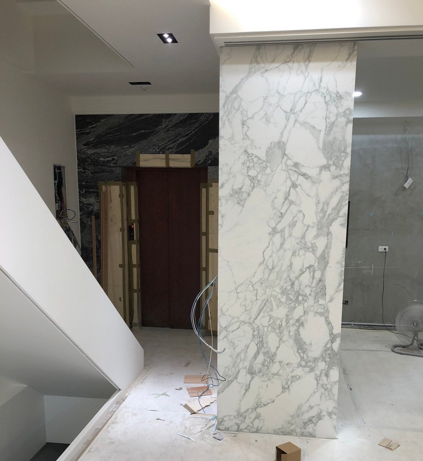 薄磚雪花粗紋-牆面