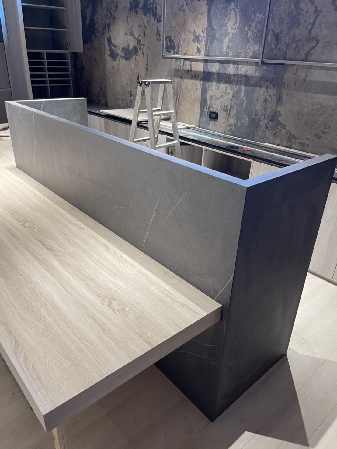 薄磚東方黑-吧檯