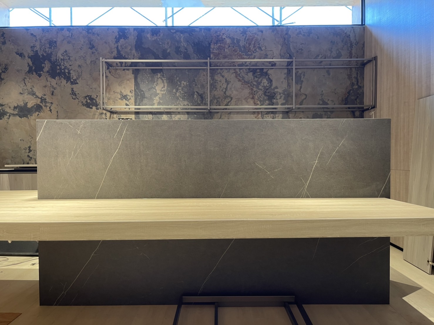 薄磚東方黑-吧檯