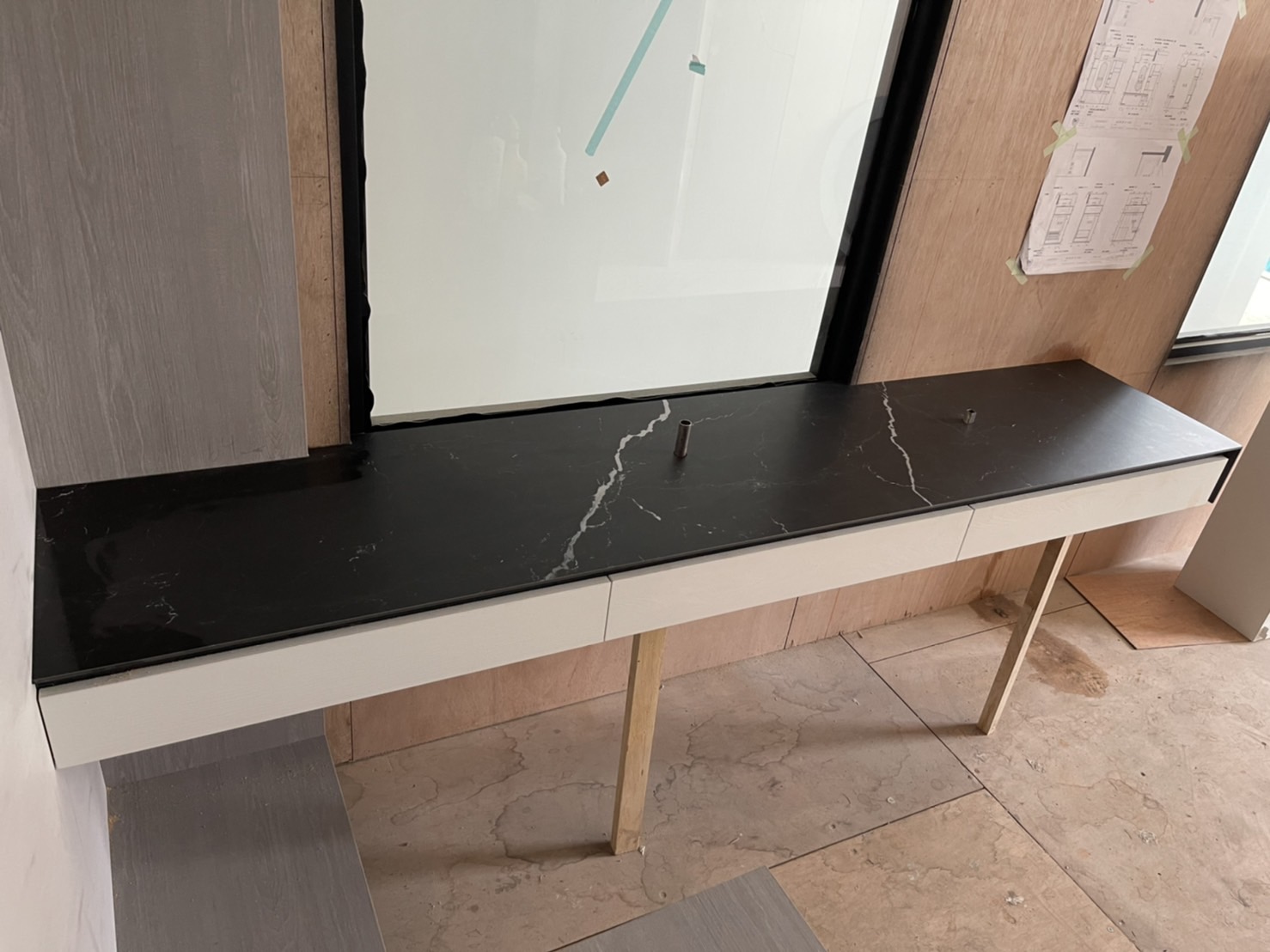 薄磚閃電黑-電視牆