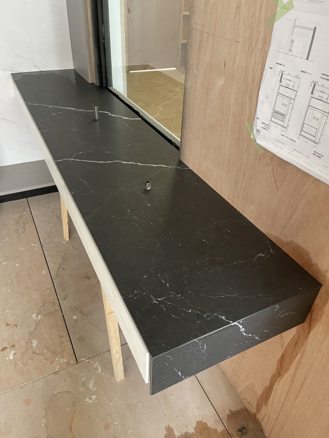 薄磚閃電黑-檯面