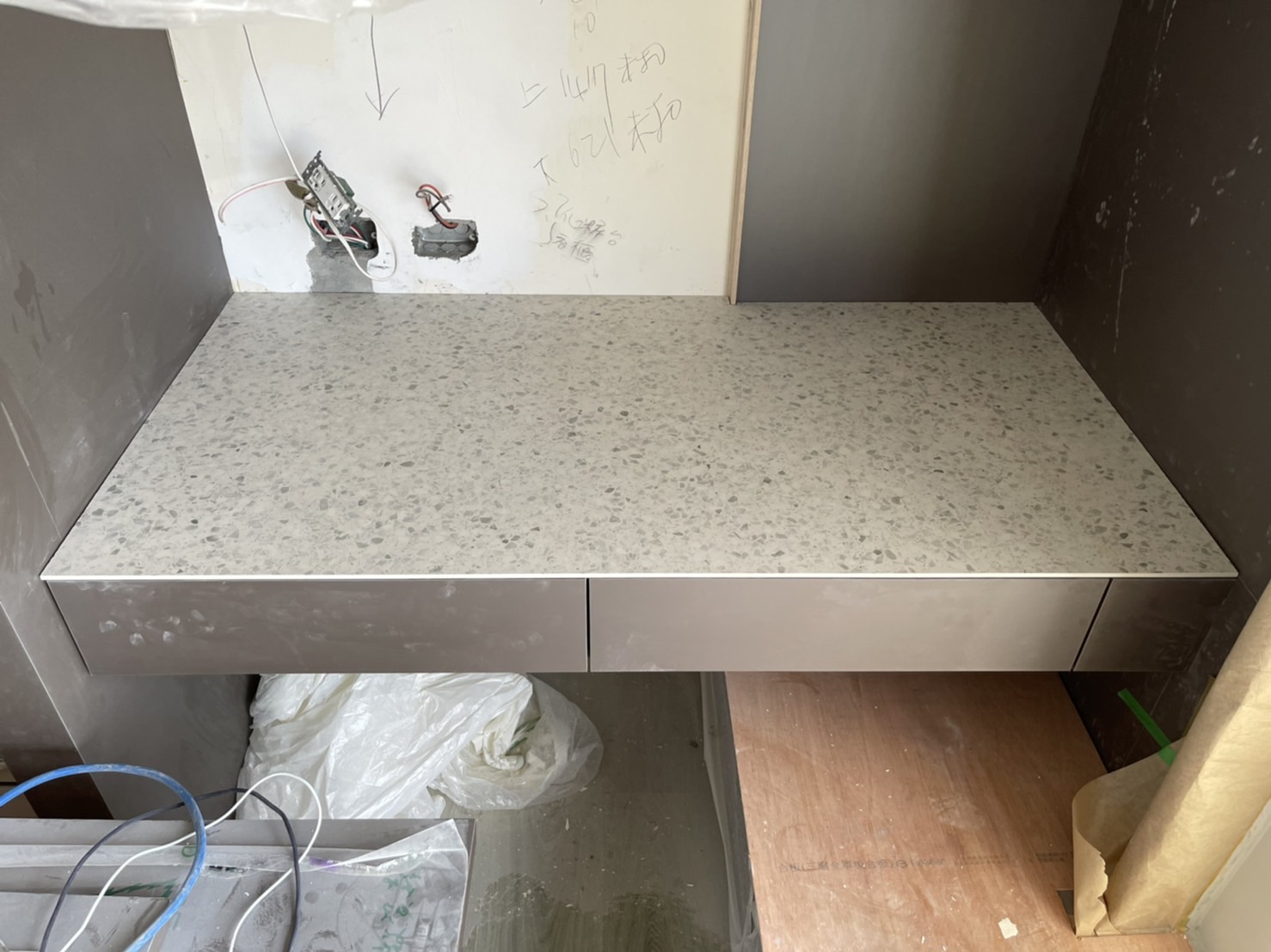 薄磚水磨石-檯面