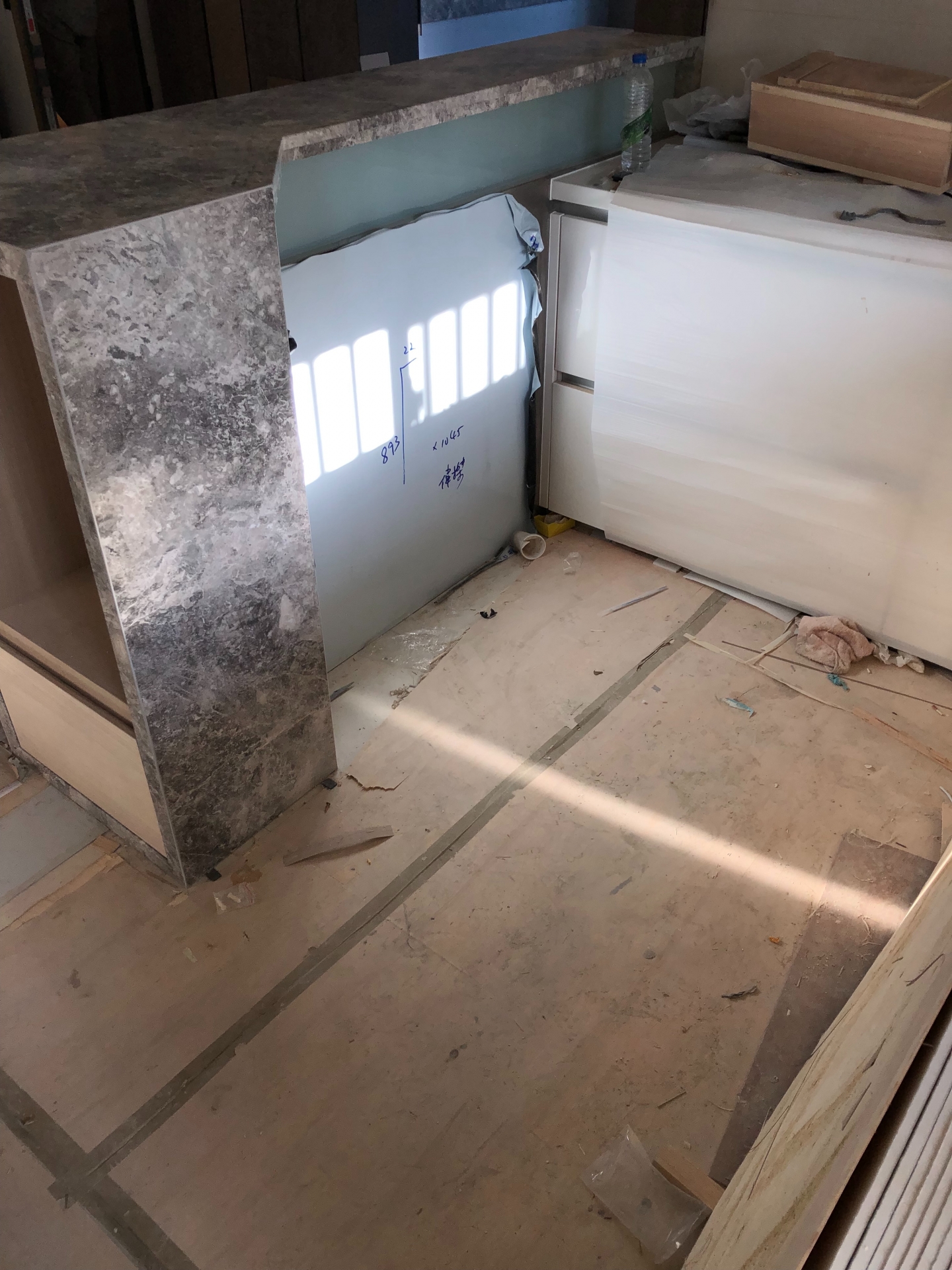 蒙馬特灰仿古面-吧檯