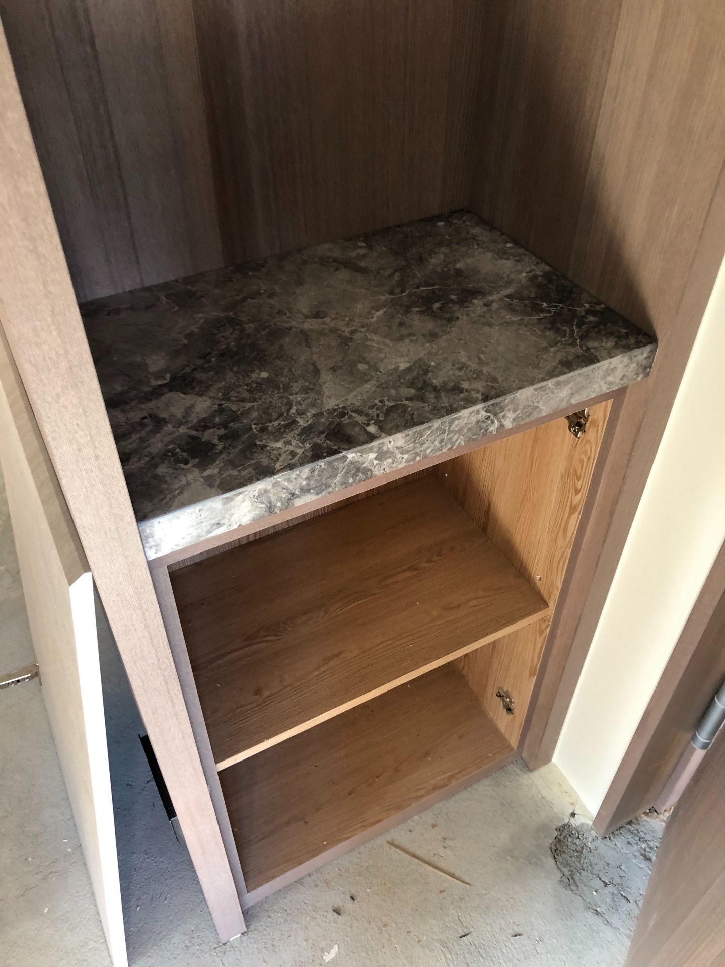 蒙馬特灰仿古面-檯面