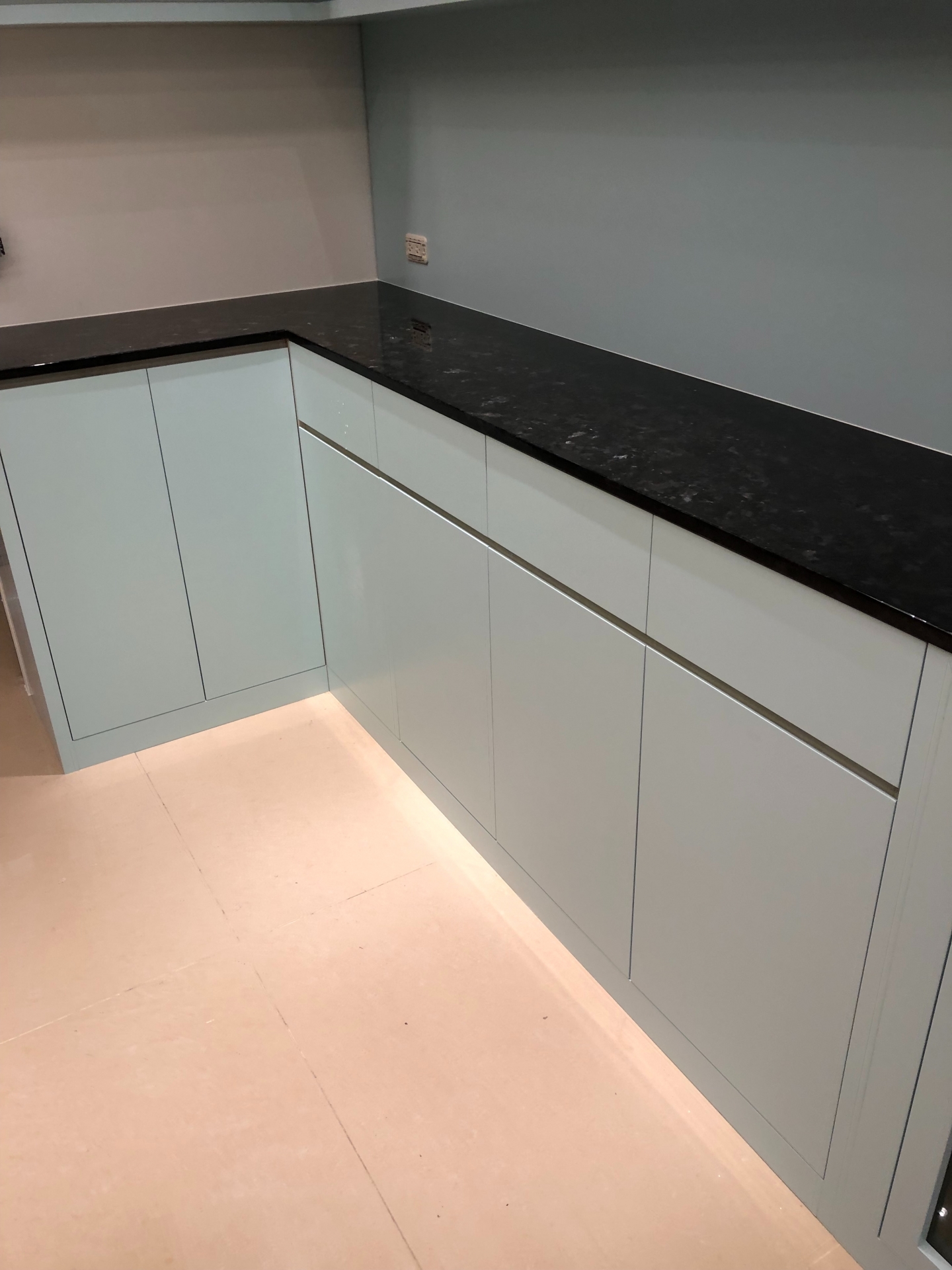 咖啡絨-L型檯面