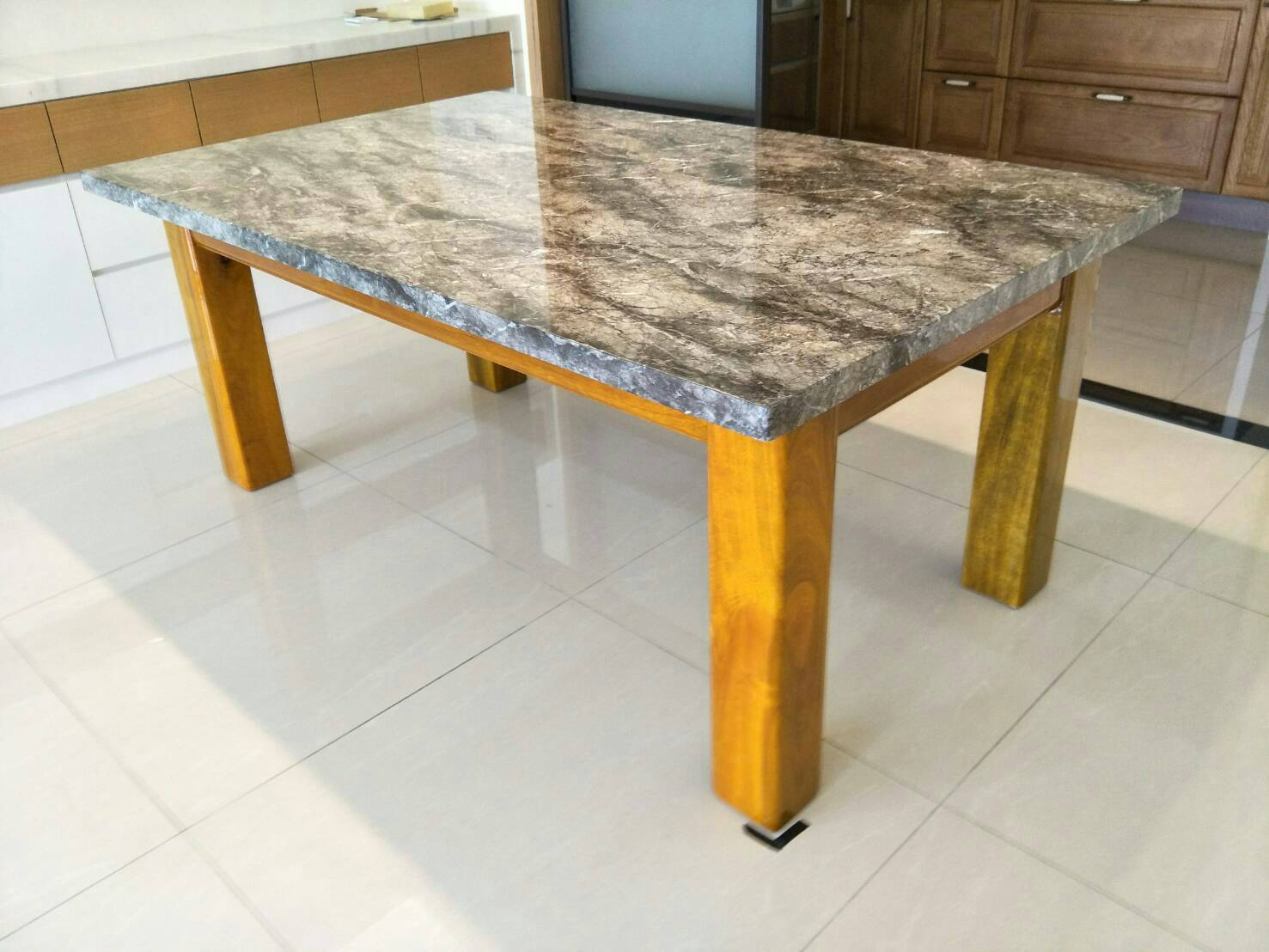 聖羅蘭黑金-吧檯檯面