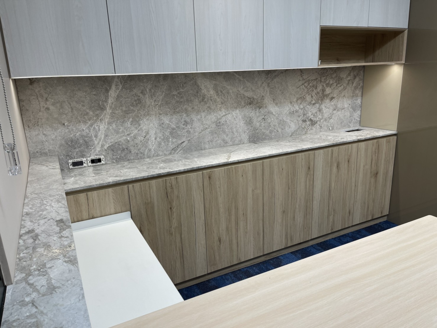 蒙馬特灰仿古面-檯面