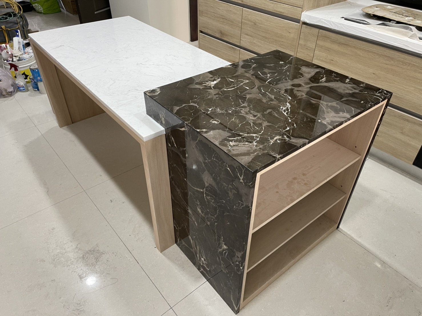 雅士白+黑金鋒-吧檯