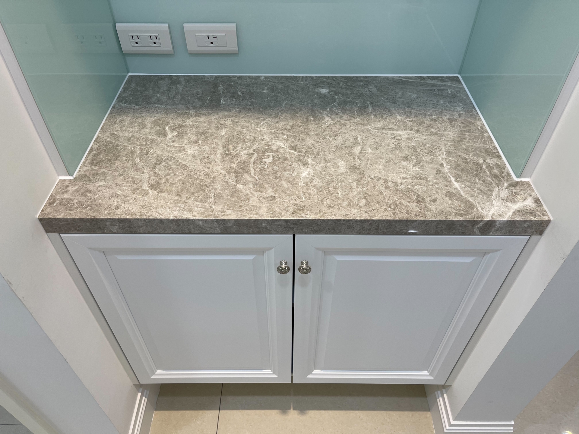 安格拉珍珠-檯面