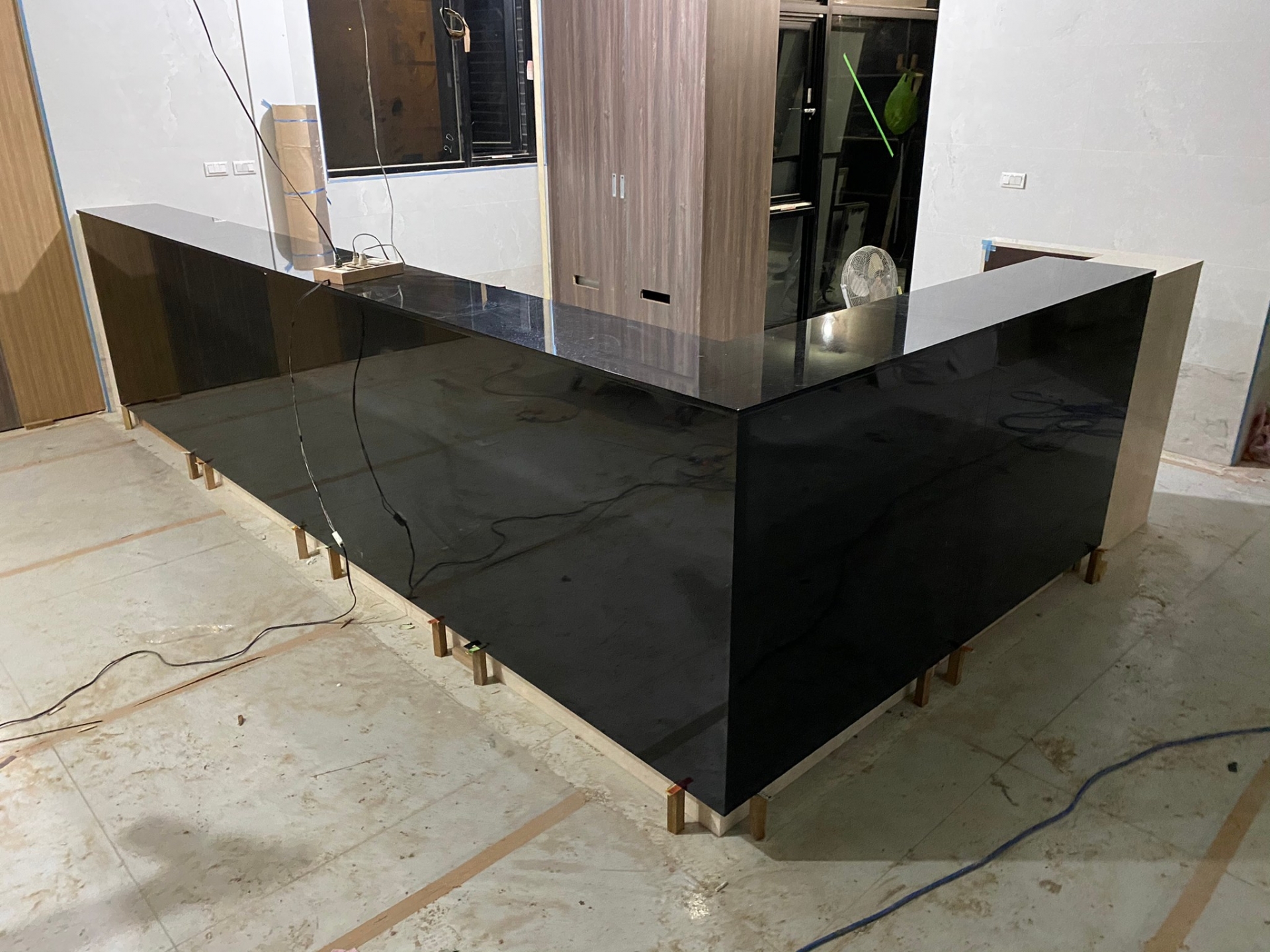 印度黑+日光玫瑰-櫃台