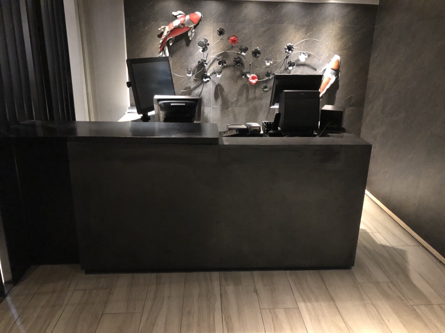 印度黑水沖面-櫃台