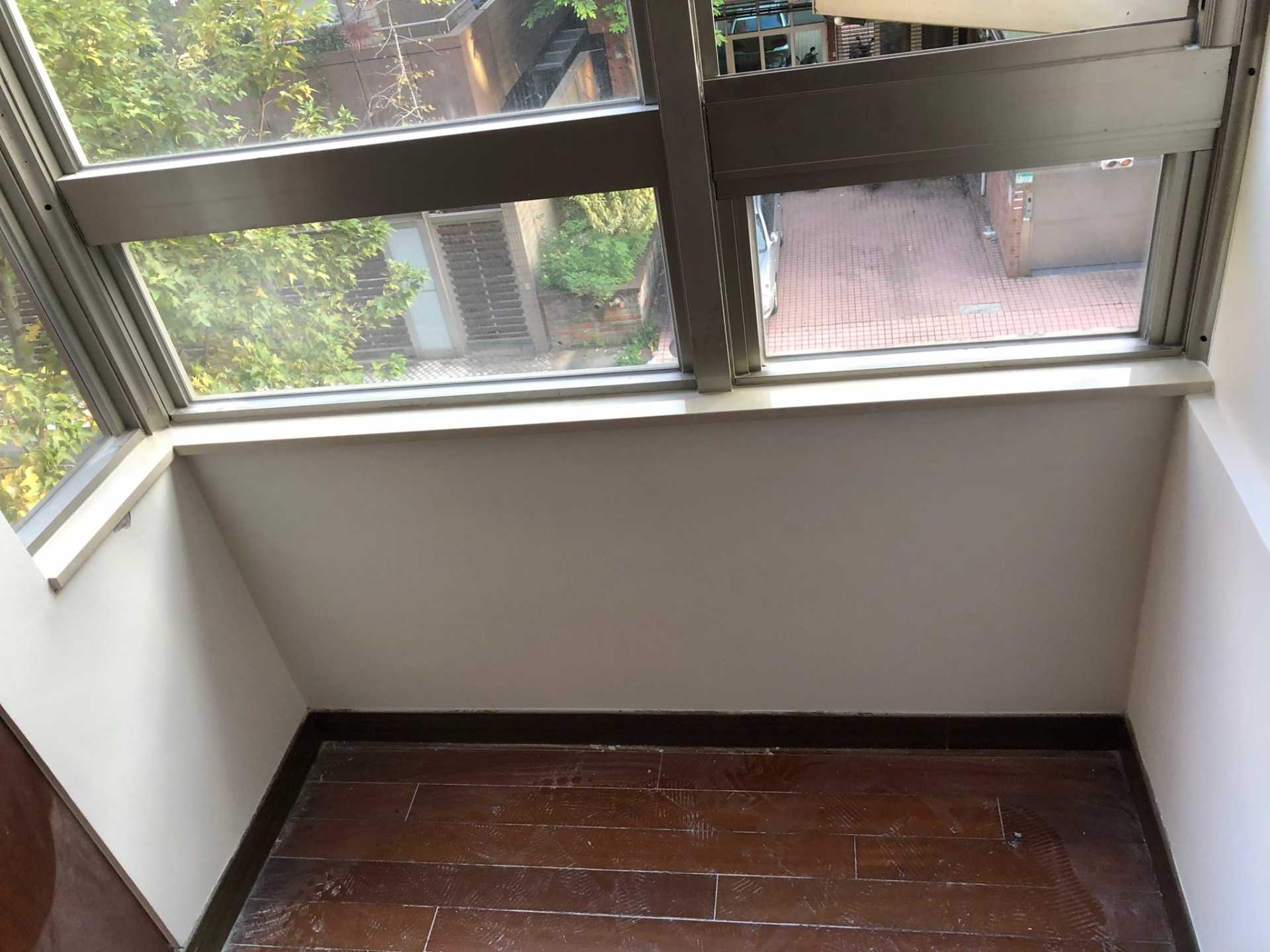 路易米黃-窗台蓋板