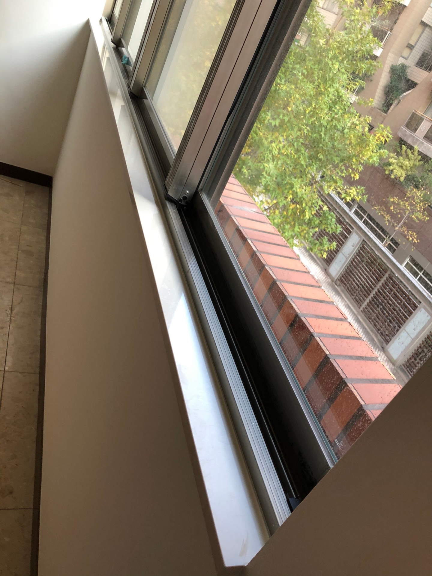 路易米黃-窗台蓋板