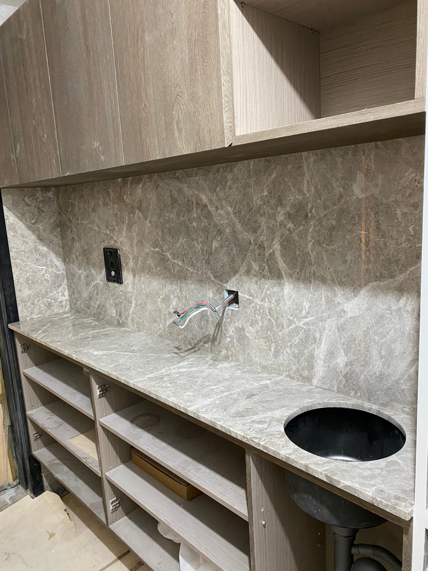 安格拉珍珠-檯面