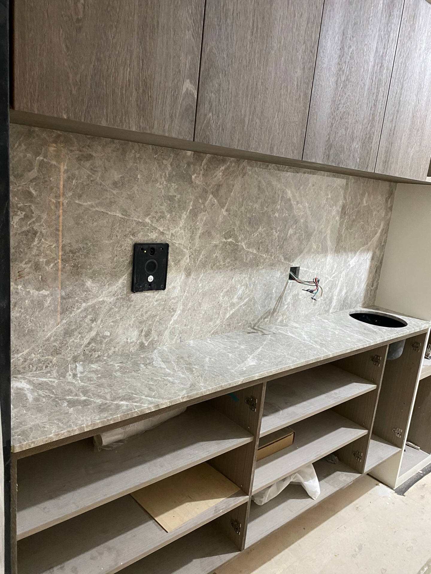 安格拉珍珠-檯面