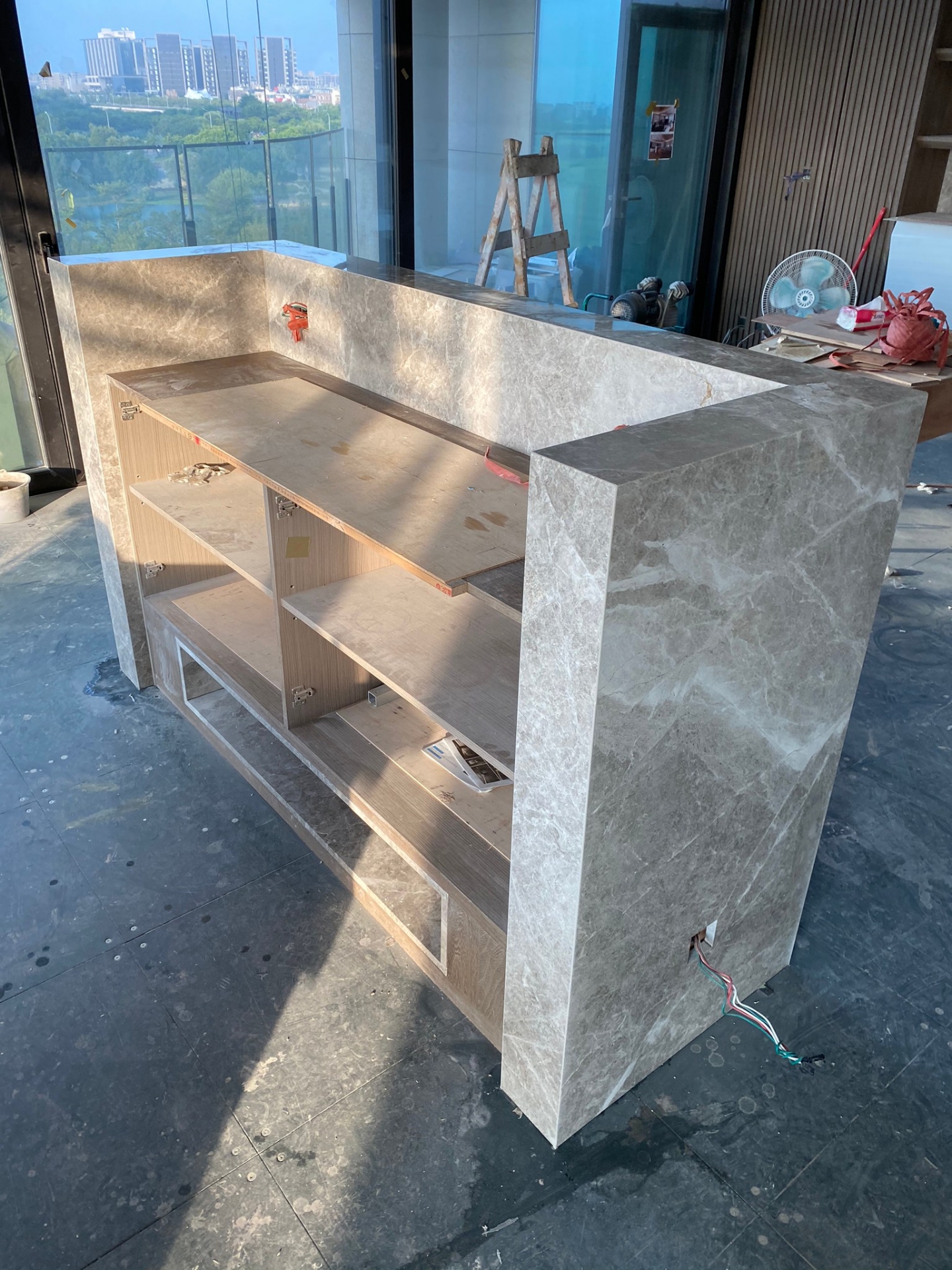 安格拉珍珠-檯面